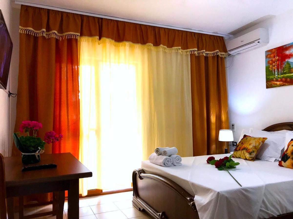 Hotel Mali I Robit Голем Екстер'єр фото