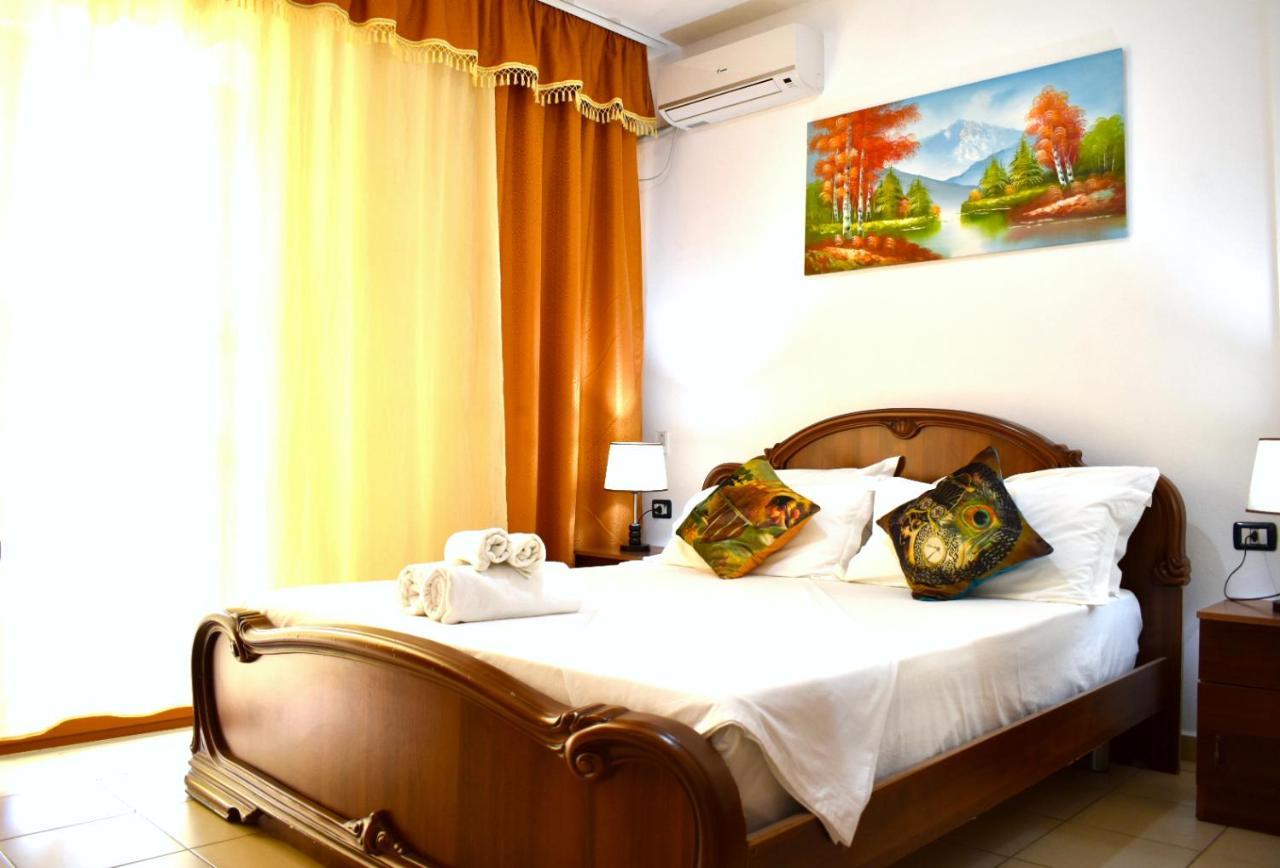 Hotel Mali I Robit Голем Екстер'єр фото
