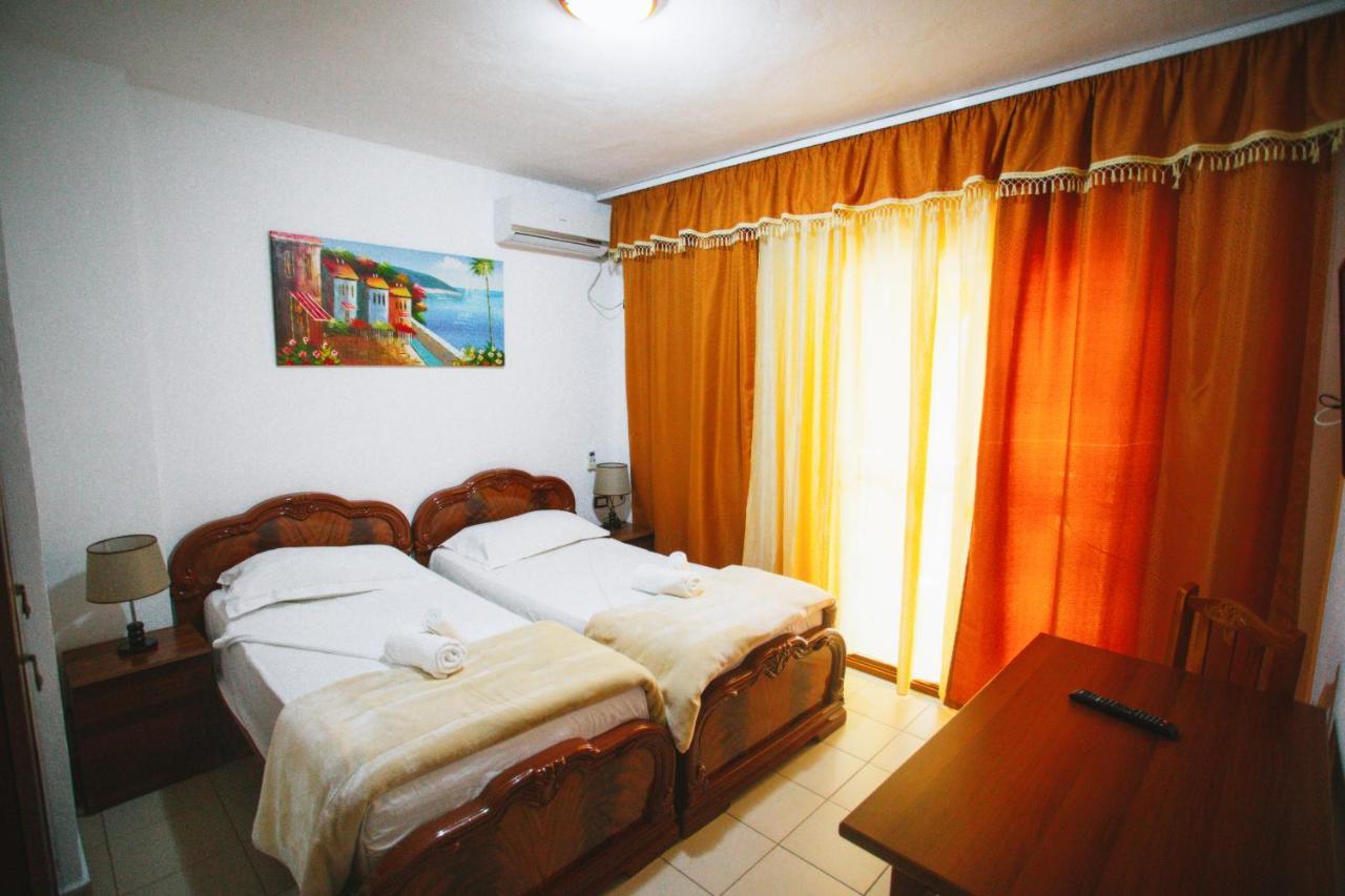 Hotel Mali I Robit Голем Екстер'єр фото
